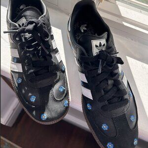 Adidas Sambas Womens Sneaker Blue flowers, color black, like brand new